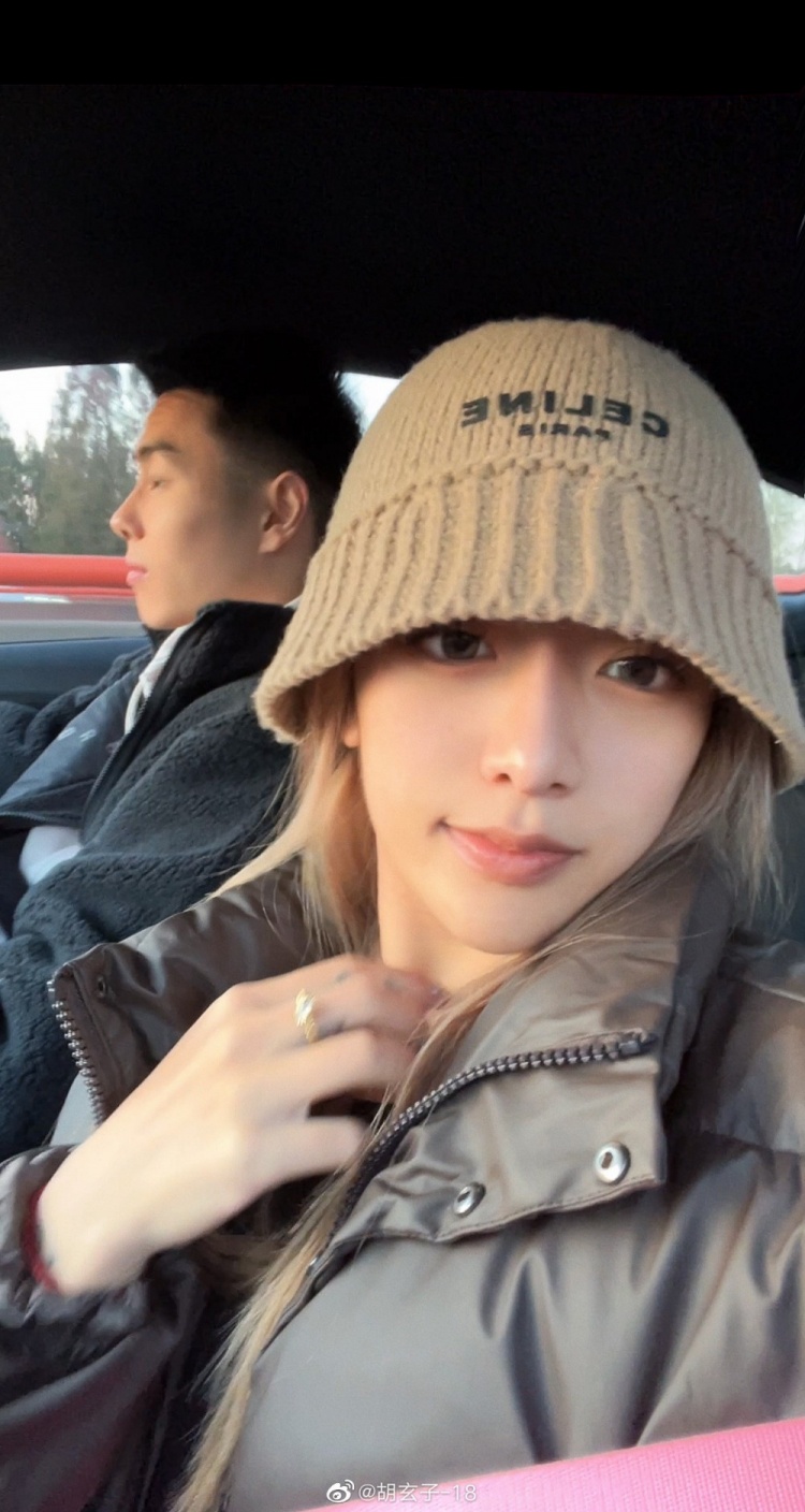 详细阅读:李添荣女朋友(李添荣女朋友照片大全) 李添荣女朋友(李添荣女朋友照片大全)